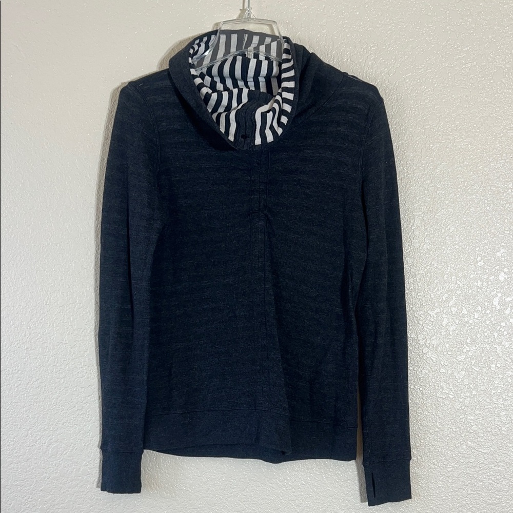 Lululemon in a cinch long sleeve tee heathered black stripe reversible cowl neck